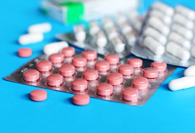 Hap ve yasadışı uygulamaları doping için başka bir uyuşturucu. Eczane antibiyotik ve antidepresan.