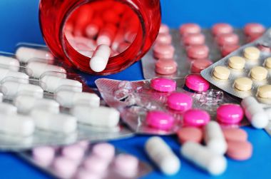 Hap ve yasadışı uygulamaları doping için başka bir uyuşturucu. Eczane antibiyotik ve antidepresan.