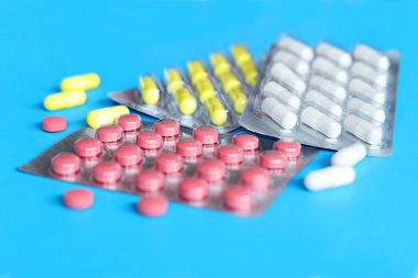 Hap ve yasadışı uygulamaları doping için başka bir uyuşturucu. Eczane antibiyotik ve antidepresan.