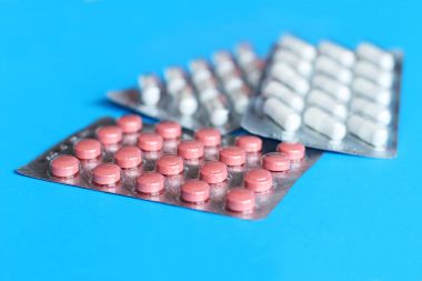 Hap ve yasadışı uygulamaları doping için başka bir uyuşturucu. Eczane antibiyotik ve antidepresan.