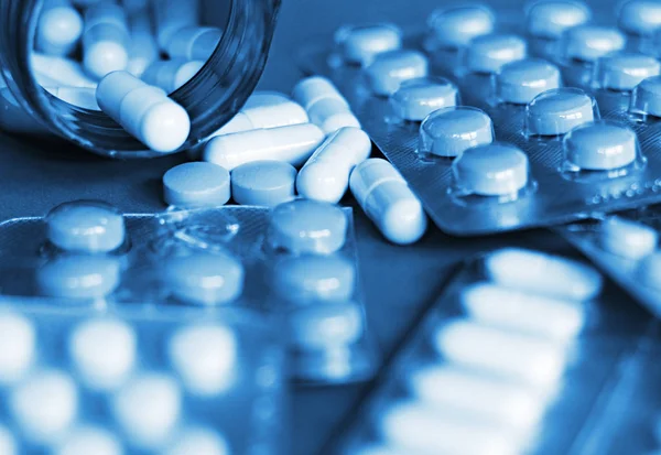 Hap ve yasadışı uygulamaları doping için başka bir uyuşturucu. Eczane antibiyotik ve antidepresan.