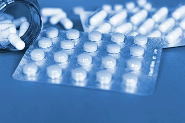 Hap ve yasadışı uygulamaları doping için başka bir uyuşturucu. Eczane antibiyotik ve antidepresan.