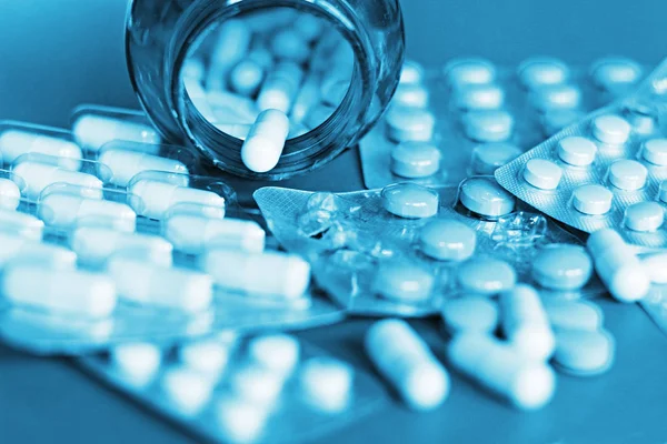 Hap ve yasadışı uygulamaları doping için başka bir uyuşturucu. Eczane antibiyotik ve antidepresan.