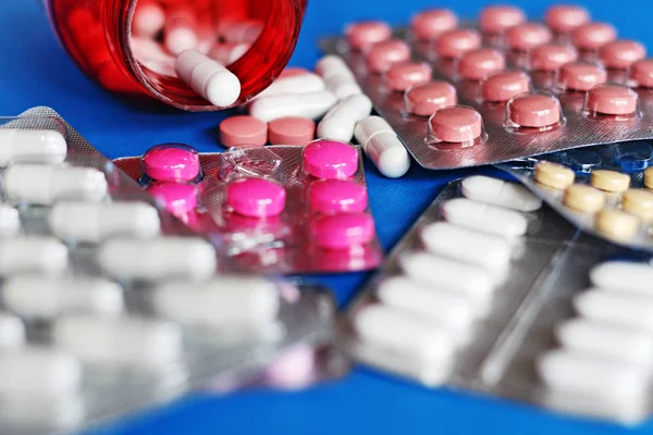 Hap ve yasadışı uygulamaları doping için başka bir uyuşturucu. Eczane antibiyotik ve antidepresan.