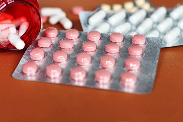 Hap ve yasadışı uygulamaları doping için başka bir uyuşturucu. Eczane antibiyotik ve antidepresan.