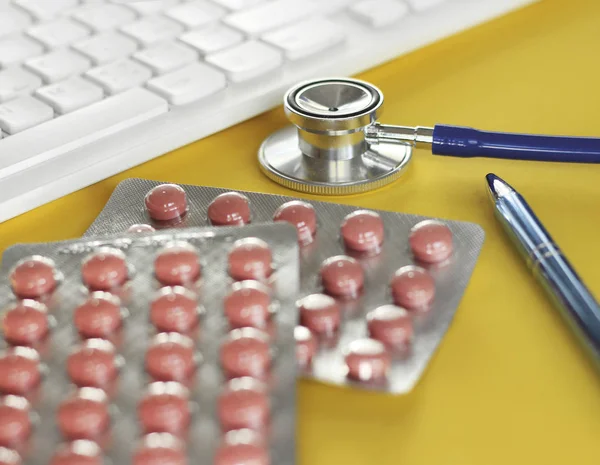 tablodaki klavye ile phonendoscope