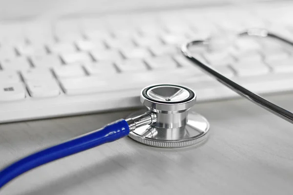 tablodaki klavye ile phonendoscope