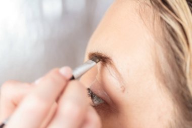 makyaj ve kaşları, modellenmesi yakın çekim