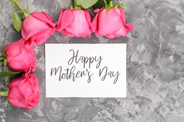 Рожеві Троянди Каркасно Біла Карта Написом Щасливий День Матері Тлі — стокове фото