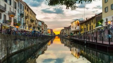 gün batımı milan ripa di porta ticinese grande kanal panorama 4 k zaman sukut İtalya