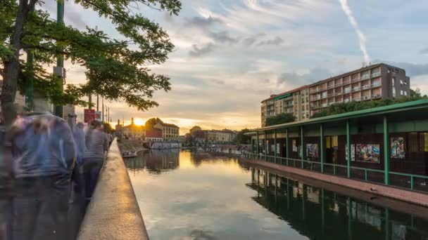 Milaan zonsondergang darsena kanaal panorama 4 k tijd vervallen Italië — Stockvideo