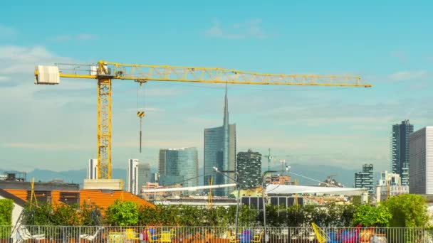 Dia milão centro da construção telhado panorama 4k lapso de tempo itália — Vídeo de Stock