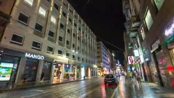 Milan city noc oświetlenie miasta ulicy spaceru panorama 4 k czas wygaśnięcia Włochy — Wideo stockowe