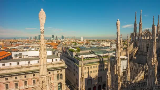 День Мілан кафедрального собору на даху подання точки галерея Панорама 4 к час проміжок Італії — стокове відео