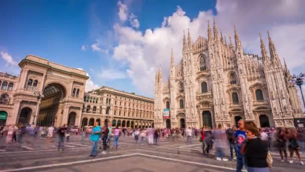 Milaan zonnige dag duomo kathedraal galleria vierkante panorama 4 k tijd vervallen Italië — Stockvideo
