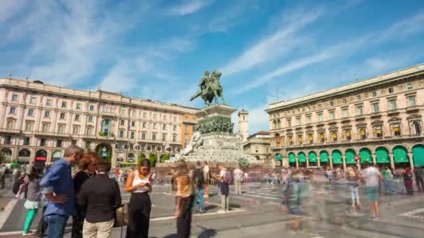 День duomo Вітторіо Емануеле пам'ятник Панорама 4 к час проміжок «Мілан» — стокове відео