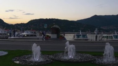 Küçük köy Bellagio adlı dock
