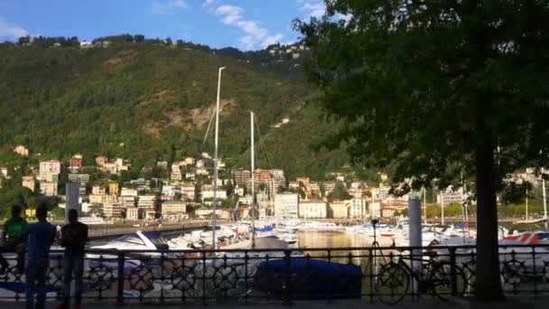 Muelle en el pequeño pueblo de Bellagio — Vídeos de Stock