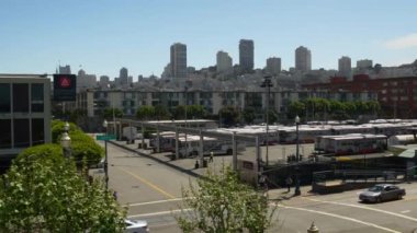 kalabalık San Francisco sokaklarında