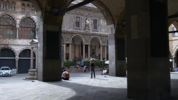 意大利一天时间米兰市梅尔坎蒂街宫德拉久内宫全景 4 k — 图库视频影像