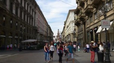 İtalya milan şehir yaz gün ünlü turistik Rating dante sokak panorama 4k