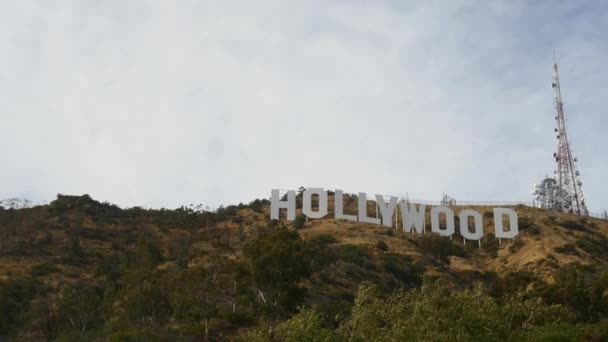 Vista aérea del símbolo de entretenimiento Signo de Holywood — Vídeo de stock