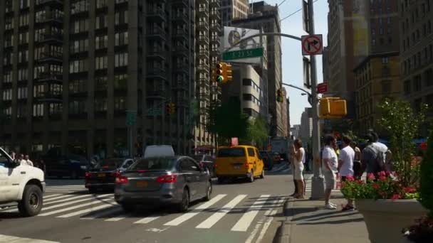 Straßenleben in New York — Stockvideo