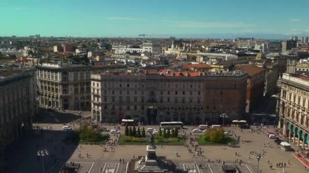 Duomo na dachu katedry panorama placu — Wideo stockowe