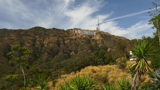 Flygfoto över underhållning Symbol Holywood tecken — Stockvideo