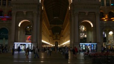 duomo Katedrali kare insanlar yürümek