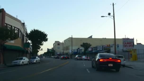 Korsningen trafik i Los Angekes — Stockvideo