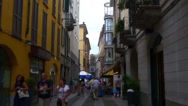 Milan city crowded street panorama — Stock Video