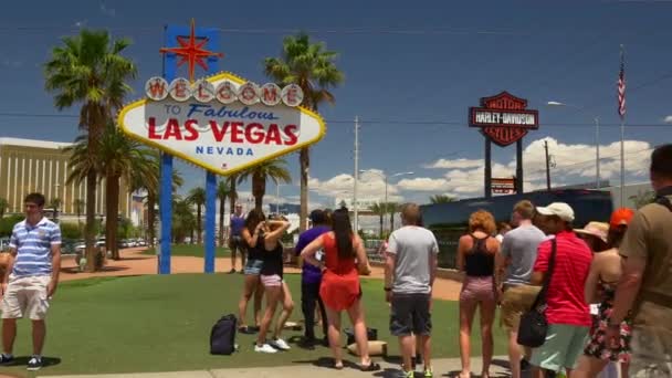 Welcome to Las Vegas sign — Stock Video