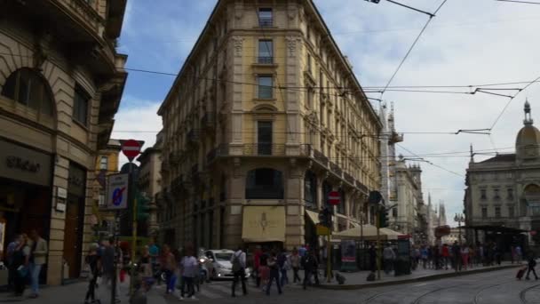 Porto ticinese street traffic — Stock Video