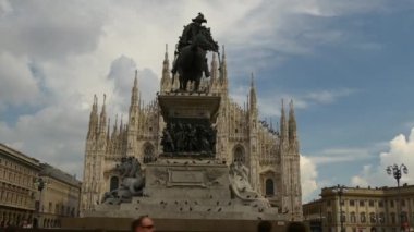 İtalya gün victor emmanuel II anıtı duomo Katedrali panorama 4 k milan kare
