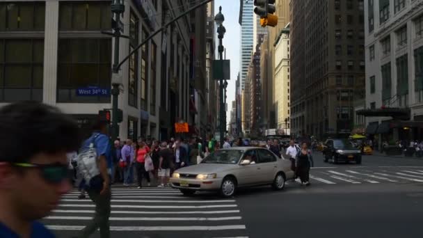 Straßenleben in New York — Stockvideo