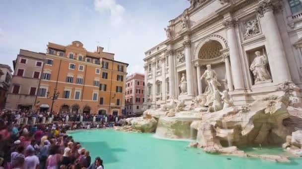 Famous trevi fountain panorama — Stock Video