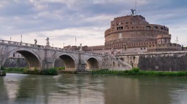ünlü tiber Nehri Köprüsü 