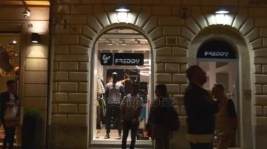 corso vittorio crowded panorama