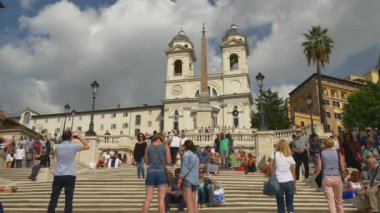 İspanyolca kare üzerinde eski tekne çeşme