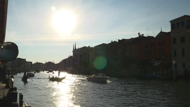 Zu Fuß durch die Straßen Venedigs — Stockvideo
