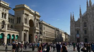 duomo Katedrali kare insanlar yürümek