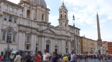 İspanyolca kare üzerinde eski tekne çeşme