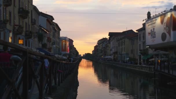 Naviglio Grande Kanalı Akşamları — Stok video