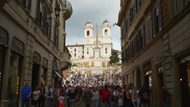 Vecchia fontana della barca sulla piazza spagnola — Video Stock