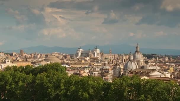 Italie lumière du jour rome paysage urbain célèbre autel della patria toit panorama 4k laps de temps — Video