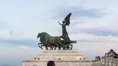 Anavatan Roma'da Altar
