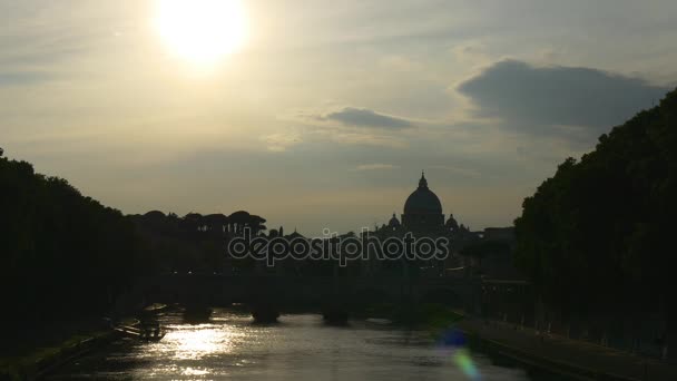 Famous tiber river bridge — Stock Video