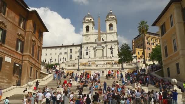 Vecchia fontana della barca sulla piazza spagnola — Video Stock