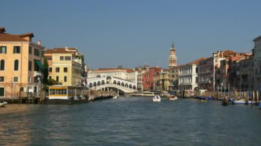 Venedik 'teki Rialto Köprüsü